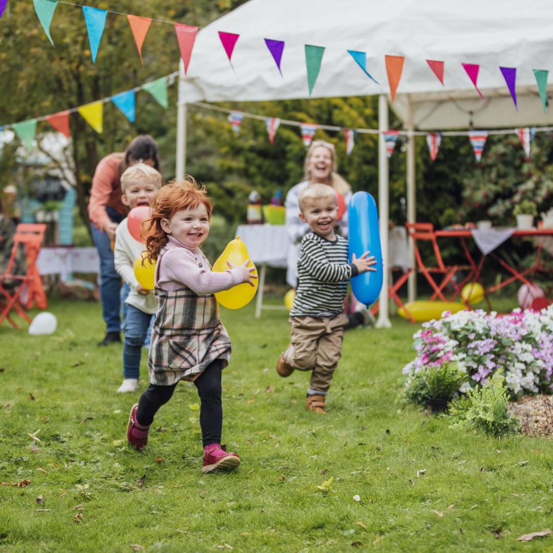 Activiteit Gezinsbond kinderen met ballonnen