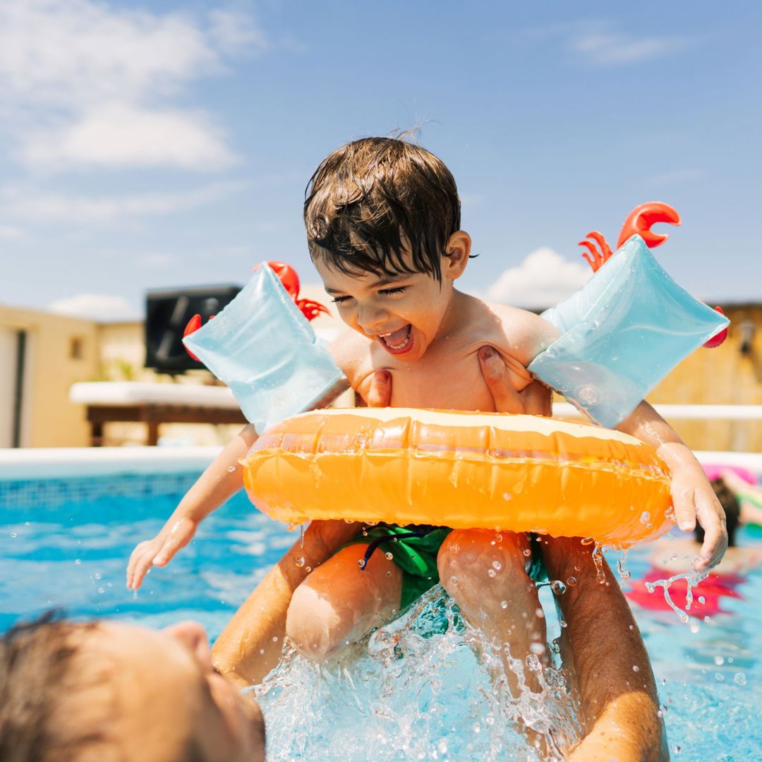 Banner Kleuter Zomer Zwembad Papa Zwembandjes